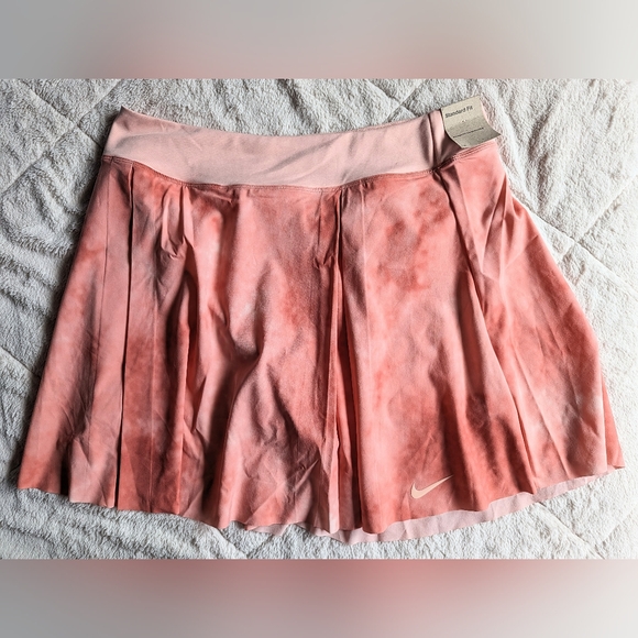 New Nike skirt - Picture 1 of 12
